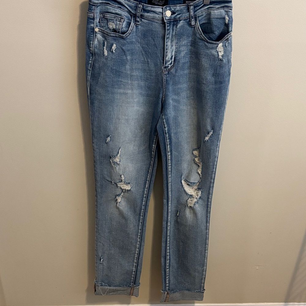 Judy Blue Light Blue Distressed boyfriend fit Jeans size 13/31